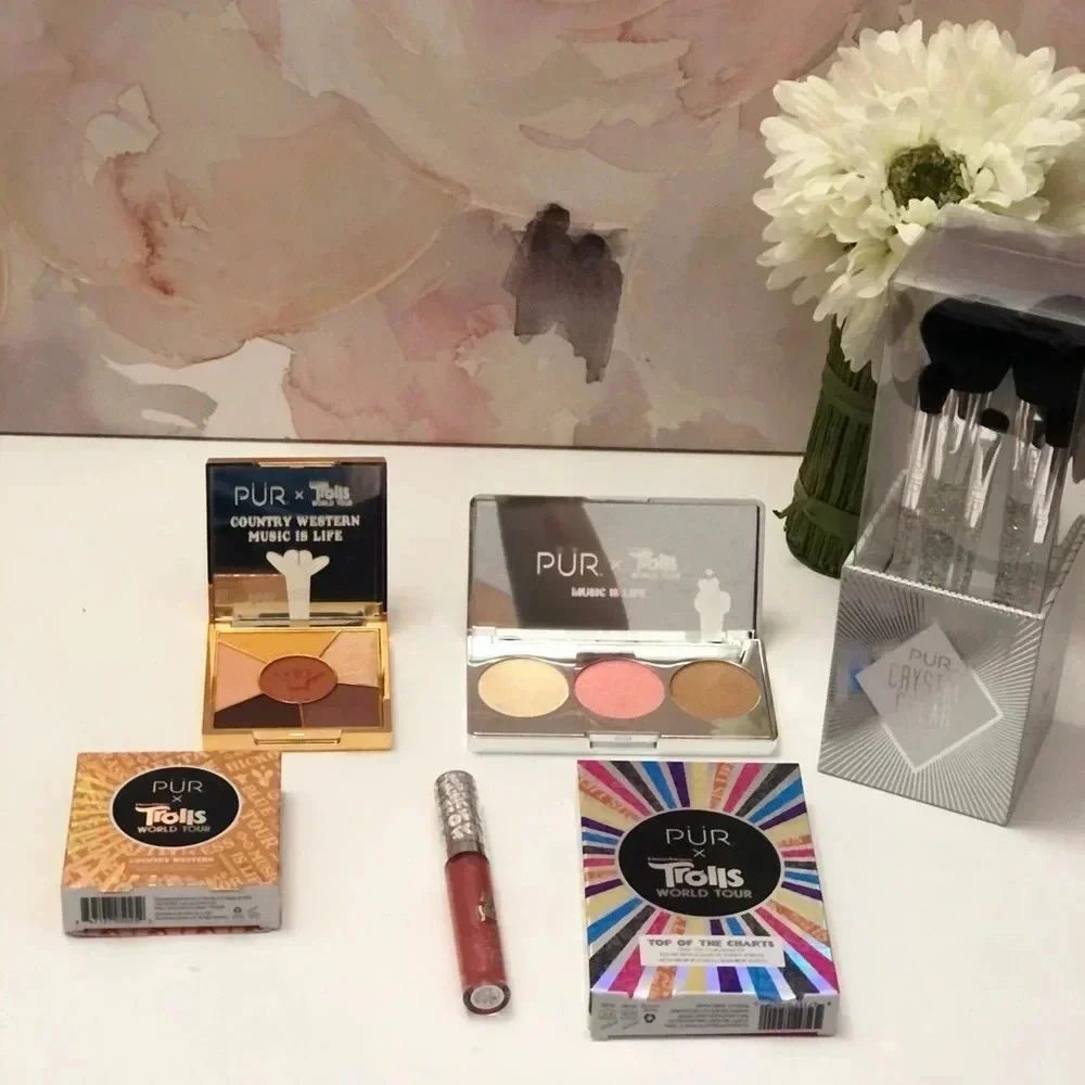 - Nwt! Pur Trolls Collection + brushes!